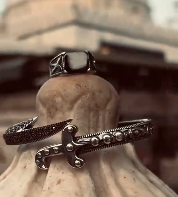 Zulfiqar Karra Ring Set